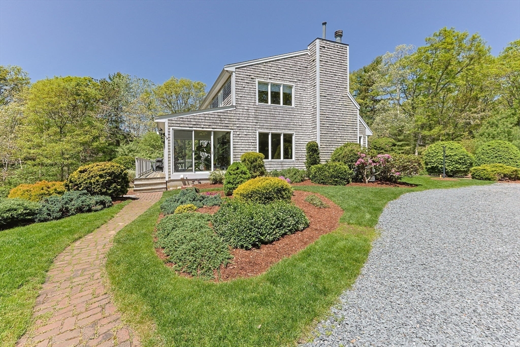 17 Claus Way Barnstable, MA 02648 - Photo 2 of 38 Gallery Image 2