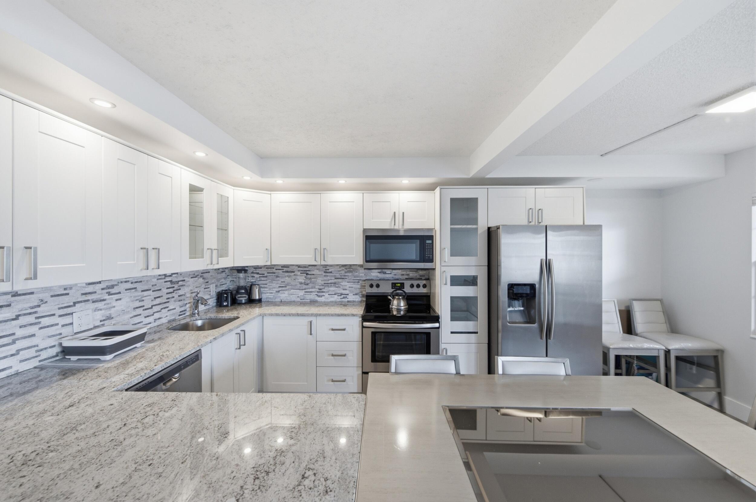 1048 Lincoln C Boca Raton, FL 33434 - Photo 9 of 36 12__dsc6521