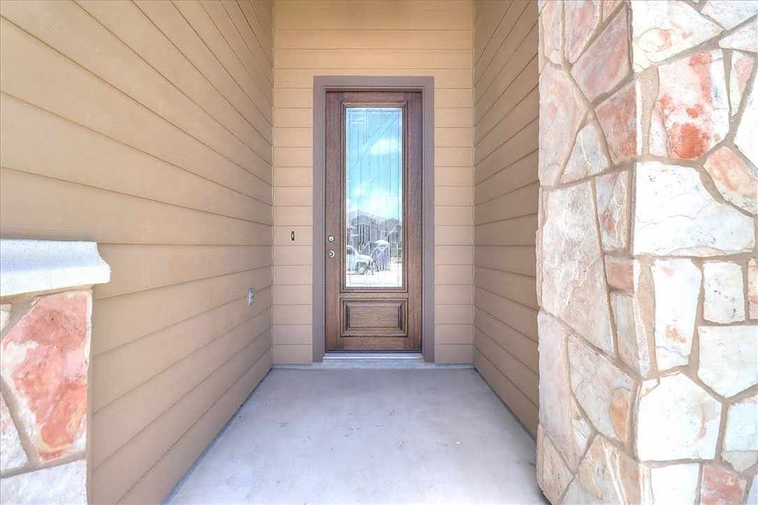 3153 Seawolf Corpus Christi, TX 78414 - Photo 4 of 40 a view of a small space