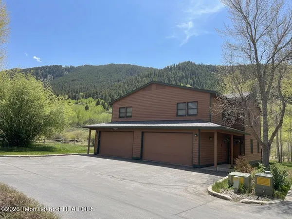 $2,095,000 | 1070 Elk Run Lane, Unit 10, Jackson, WY 83001