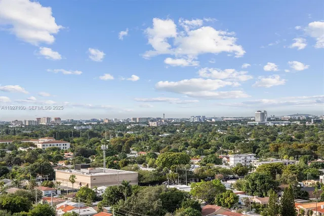 $525,000 | 1401 Southwest 22nd Street, Unit 1001, Miami, FL 33145