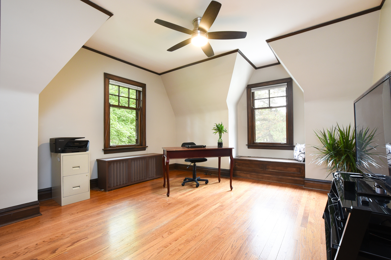 95 Michaux Road Riverside, IL 60546 - Photo 37 of 48 a work room with furniture and windows