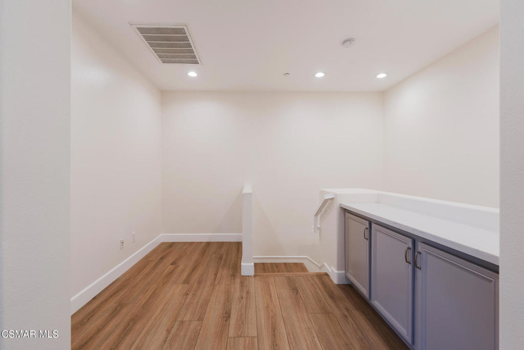 4117 Orontes Way, Unit B Simi Valley, CA 93063 - Photo 26 of 52
