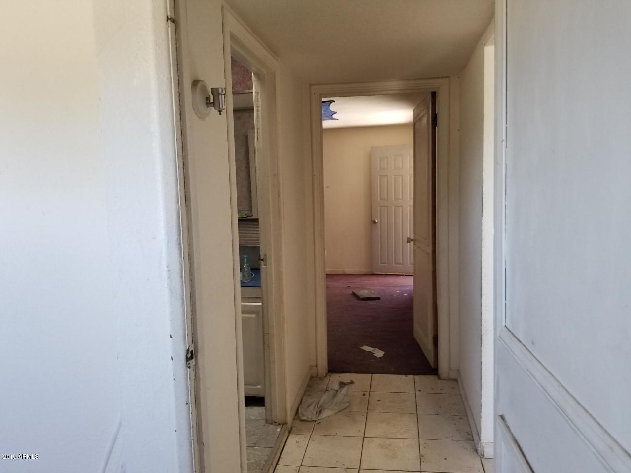 201 East 16th Street Douglas, AZ 85607 - Photo 21 of 34 201 16th halllway