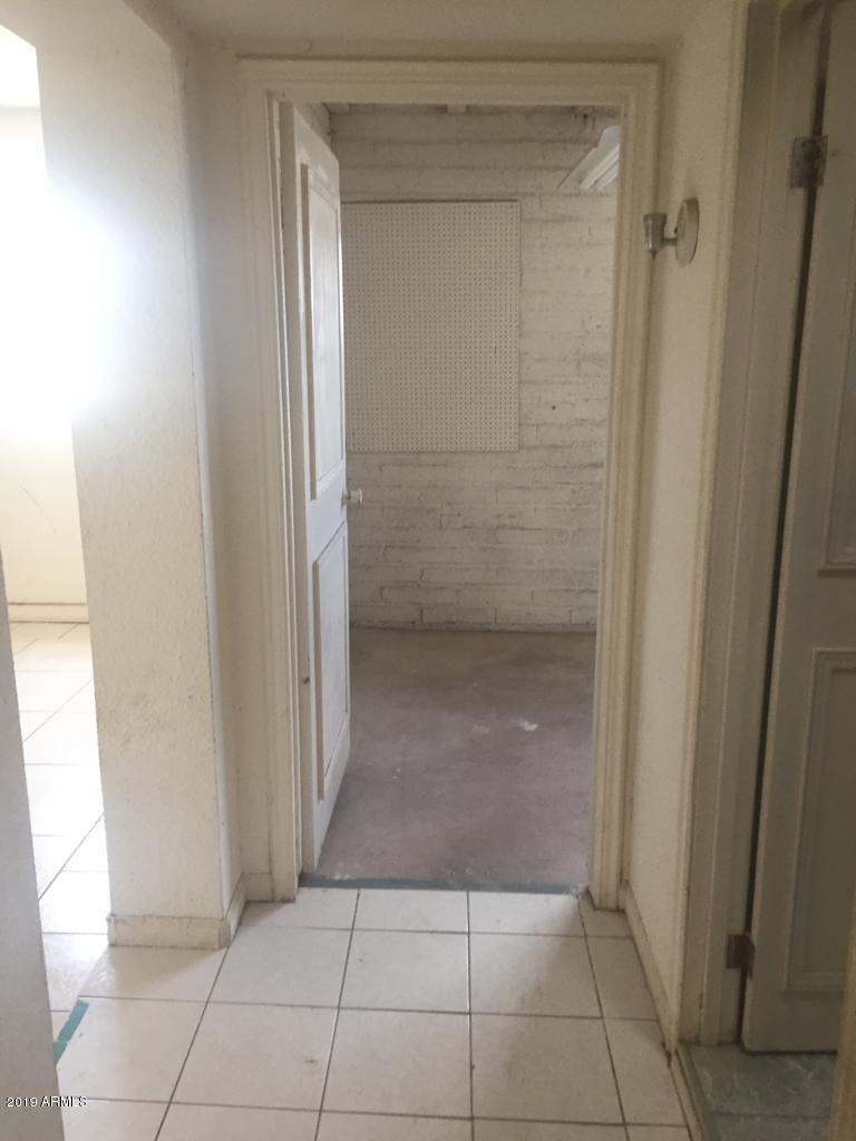 201 East 16th Street Douglas, AZ 85607 - Photo 25 of 34 201 16th hallway