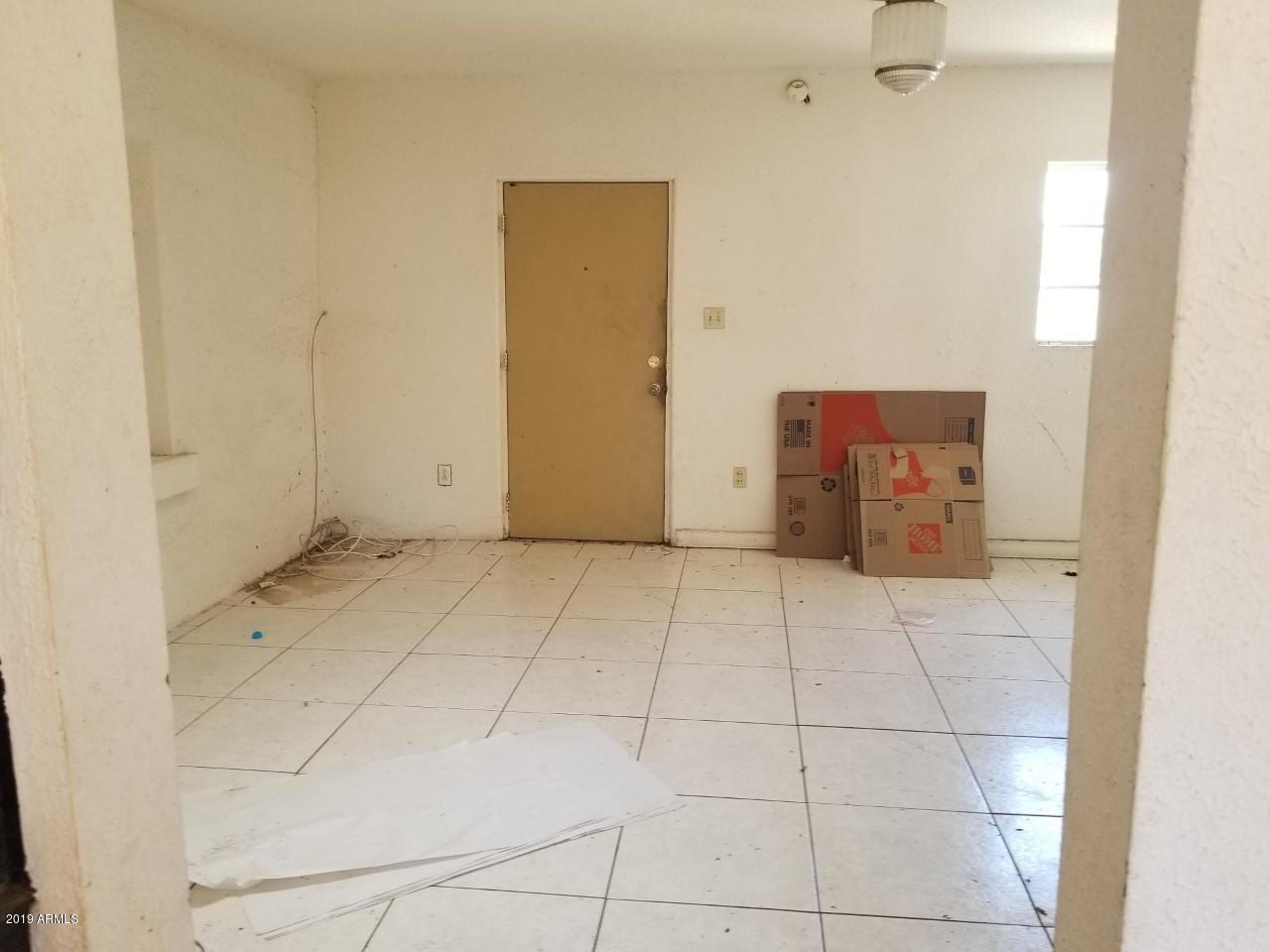 201 East 16th Street Douglas, AZ 85607 - Photo 3 of 34 201 16th living room