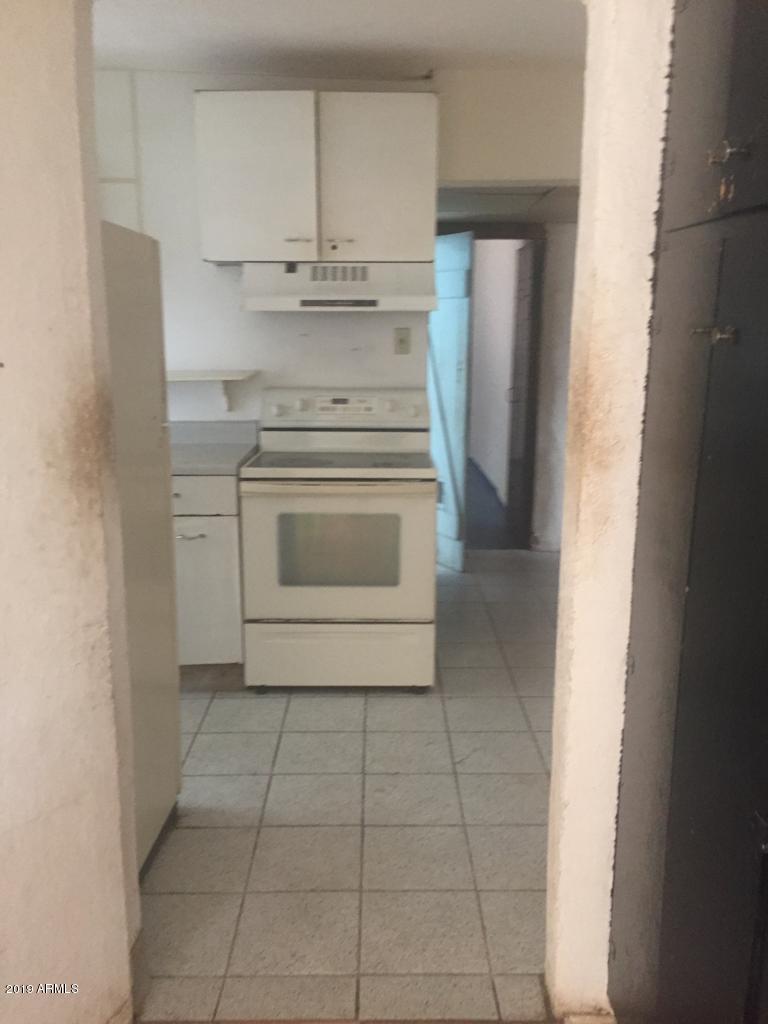 201 East 16th Street Douglas, AZ 85607 - Photo 4 of 34 201 16th stove