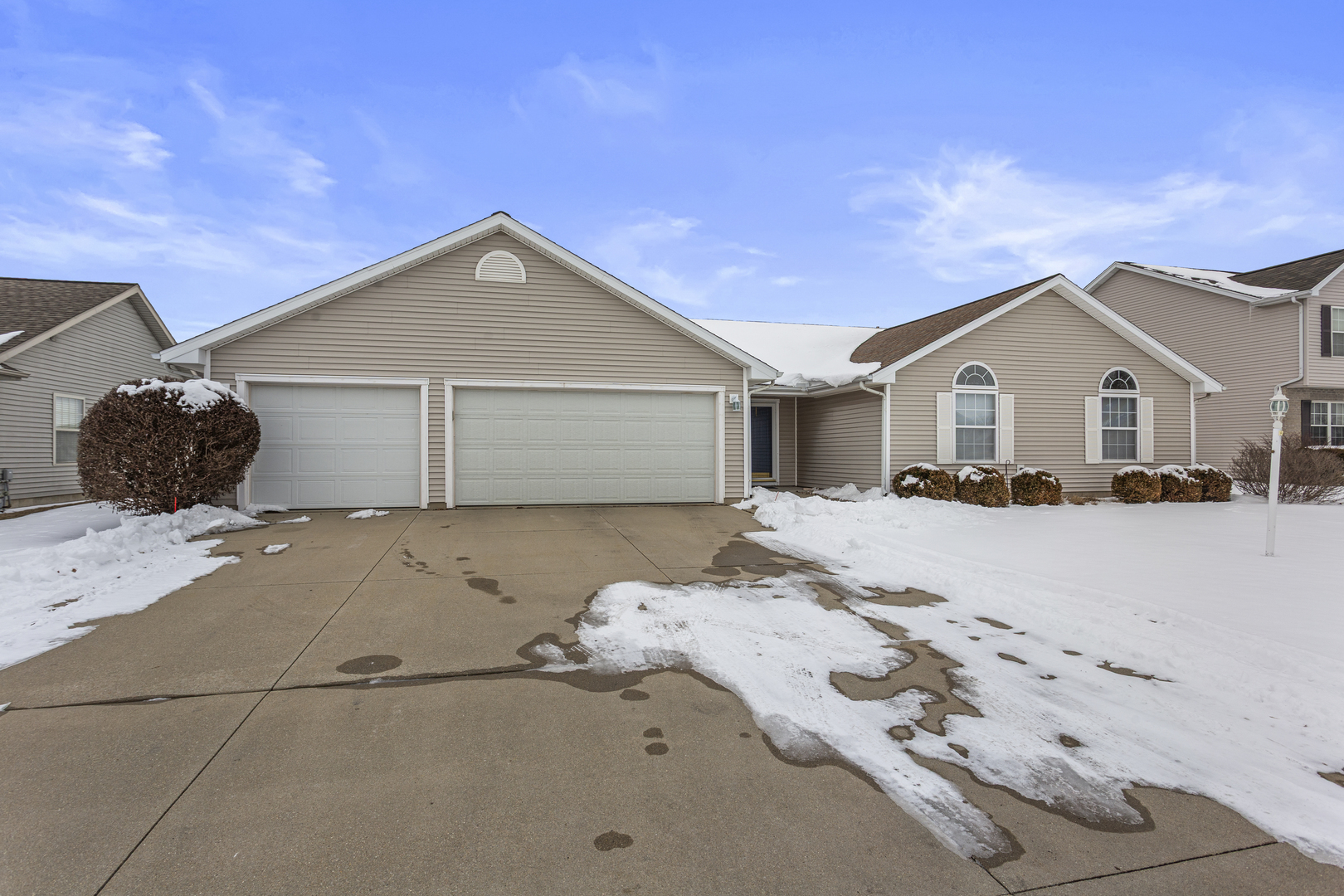 3906 Crail Road Champaign, IL 61822 - Photo 2 of 38