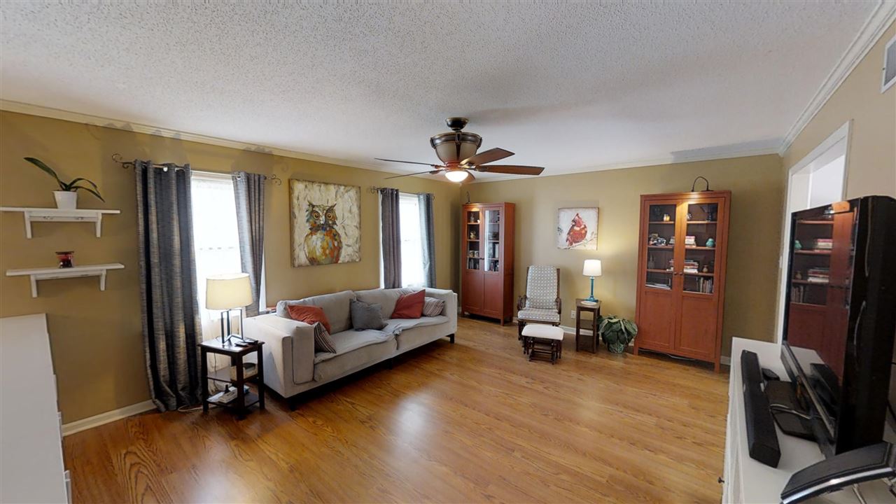 5622 Spring Corner Road Newburgh, IN 47630 - Photo 2 of 17