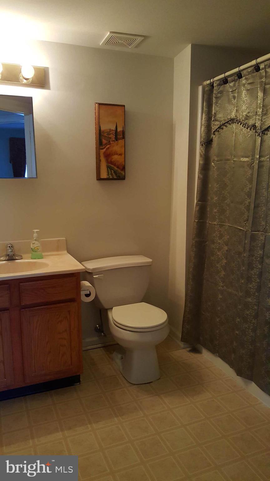 623 Brandon Road Jeffersonville, PA 19403 - Photo 14 of 24 Hall bath