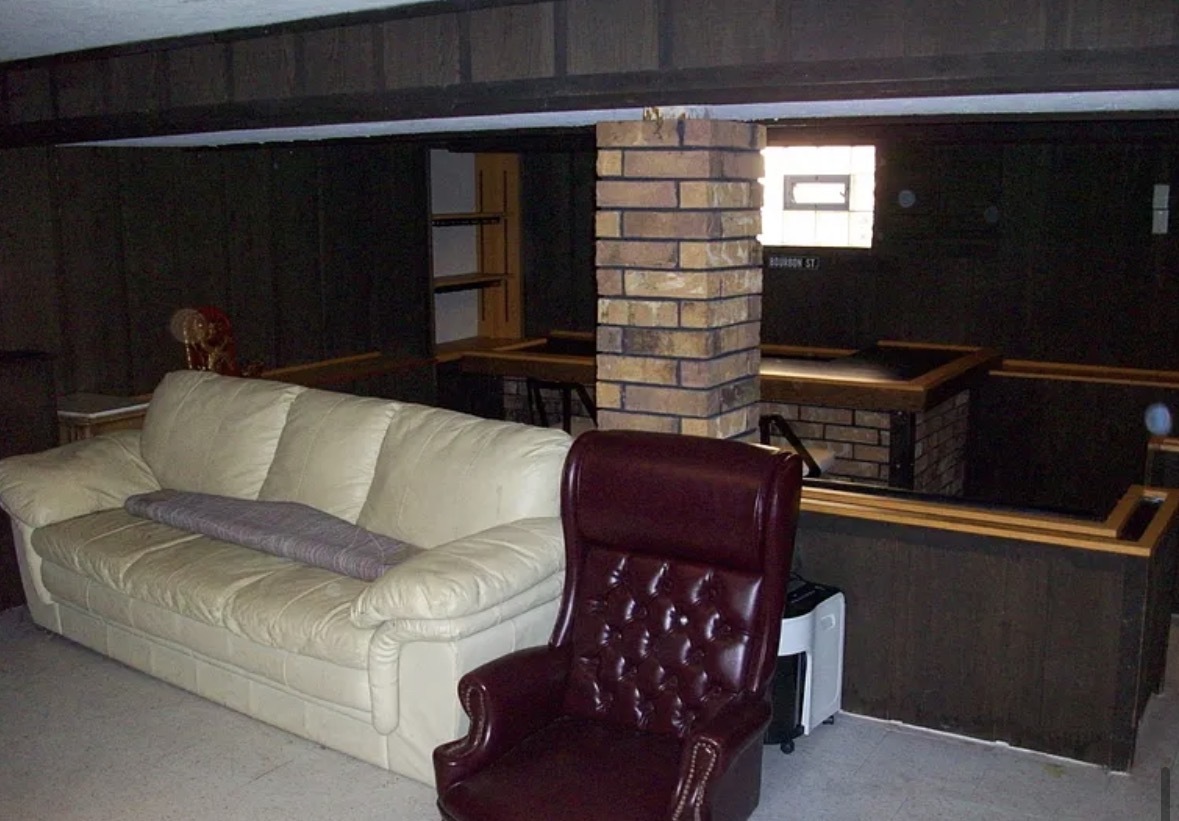 2433 Keystone Avenue North Riverside, IL 60546 - Photo 12 of 13 a living room with furniture