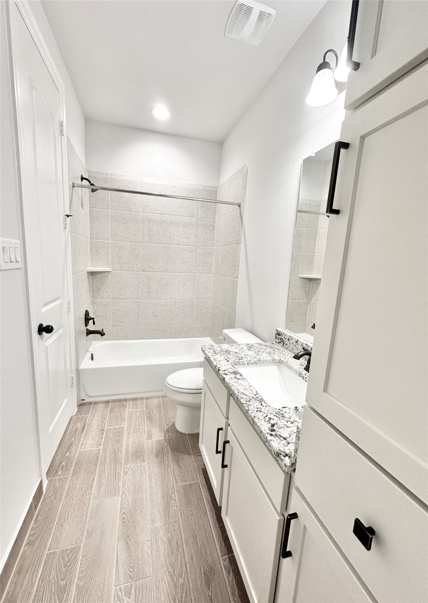 11019 Cane Oak Way Houston, TX 77043 - Photo 15 of 18