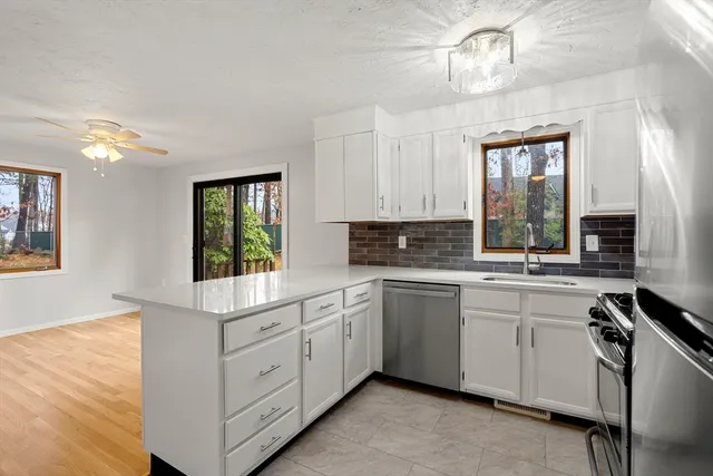 $2,900 | 206 Cardinal Lane, Unit 206, Tyngsborough, MA 01879