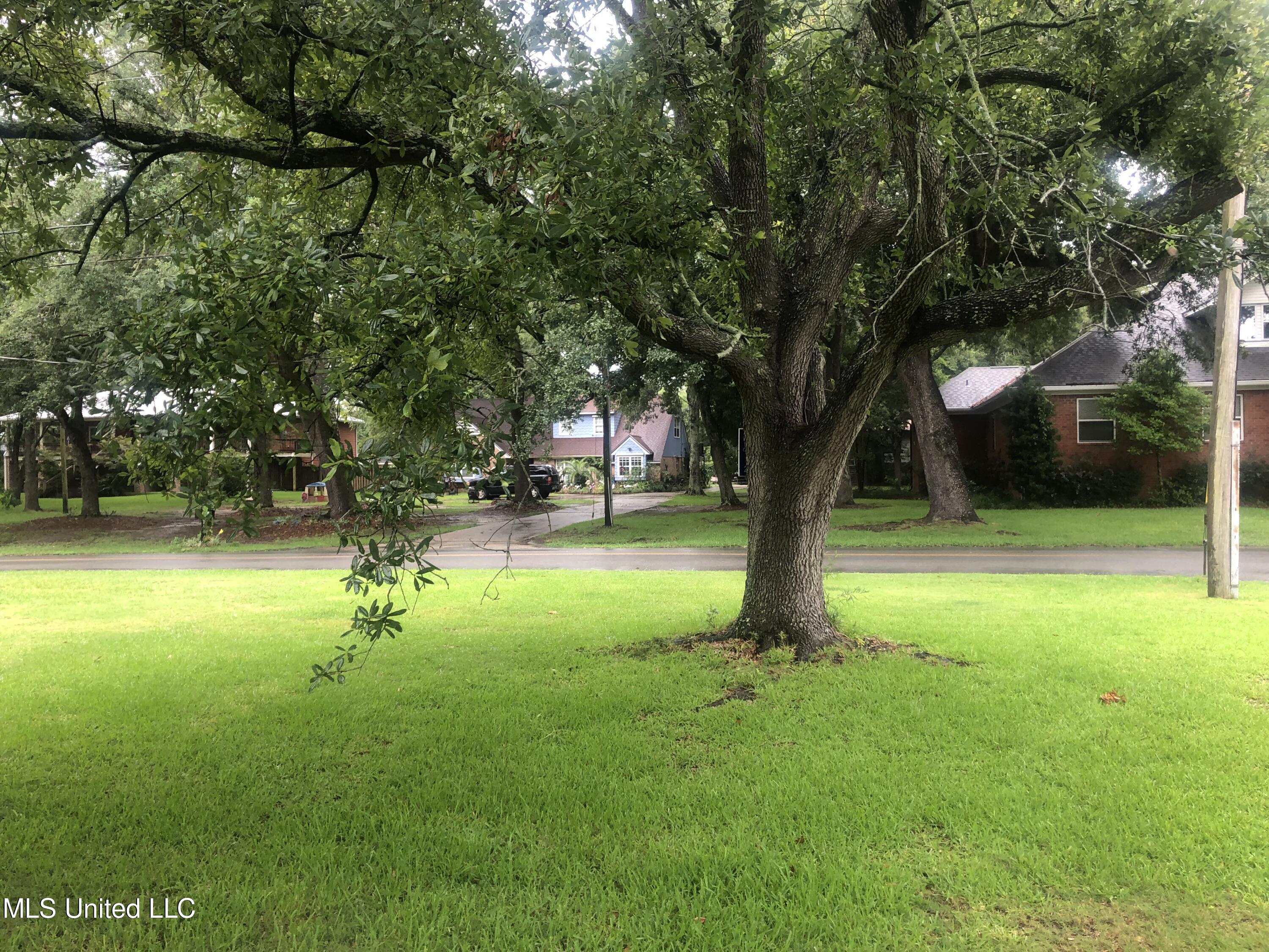 703 Wiggins Circle Pascagoula, MS 39581 - Photo 2 of 5 IMG-3422