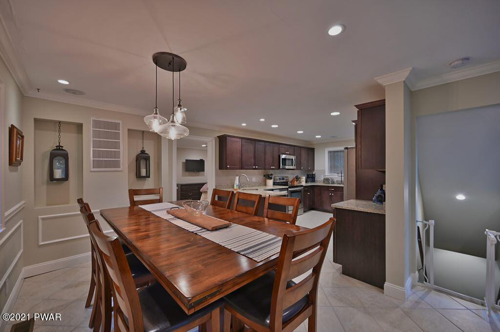 27 Roamingwood Road Lake Ariel, PA 18436 - Photo 14 of 105