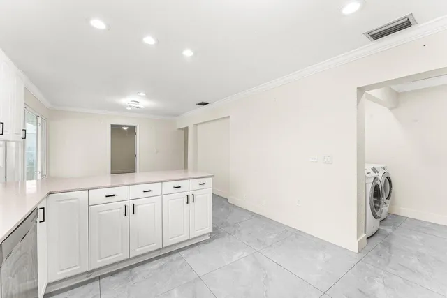 $3,600 | 110 West Rubber Tree Drive, Unit MAIN HOUSE, Lake Worth, FL 33467