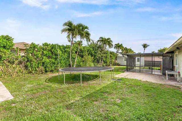 $3,600 | 110 West Rubber Tree Drive, Unit MAIN HOUSE, Lake Worth, FL 33467