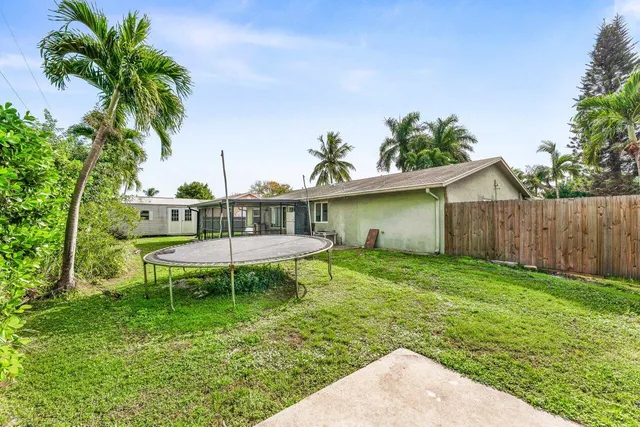 $3,600 | 110 West Rubber Tree Drive, Unit MAIN HOUSE, Lake Worth, FL 33467