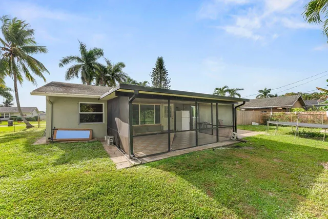 $3,600 | 110 West Rubber Tree Drive, Unit MAIN HOUSE, Lake Worth, FL 33467