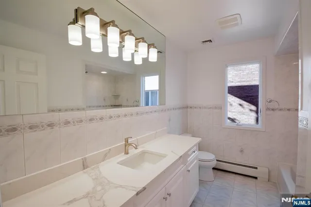 $4,900 | 343 East Harriet Avenue, Unit 2, Palisades Park, NJ 07650