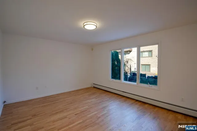 $4,900 | 343 East Harriet Avenue, Unit 2, Palisades Park, NJ 07650