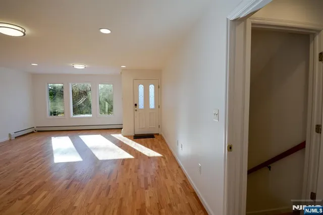 $4,900 | 343 East Harriet Avenue, Unit 2, Palisades Park, NJ 07650