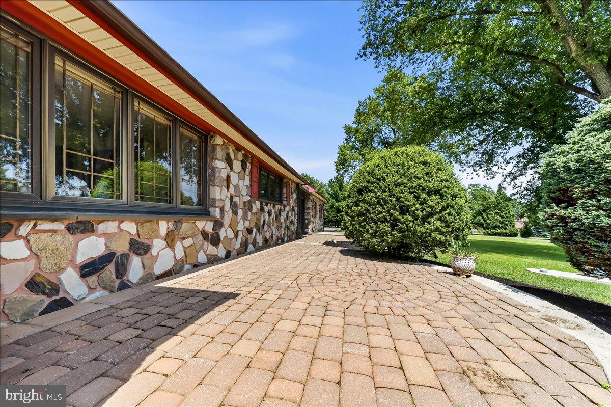 2732 Old Cedar Grove Road Broomall, PA 19008 - Photo 7 of 21