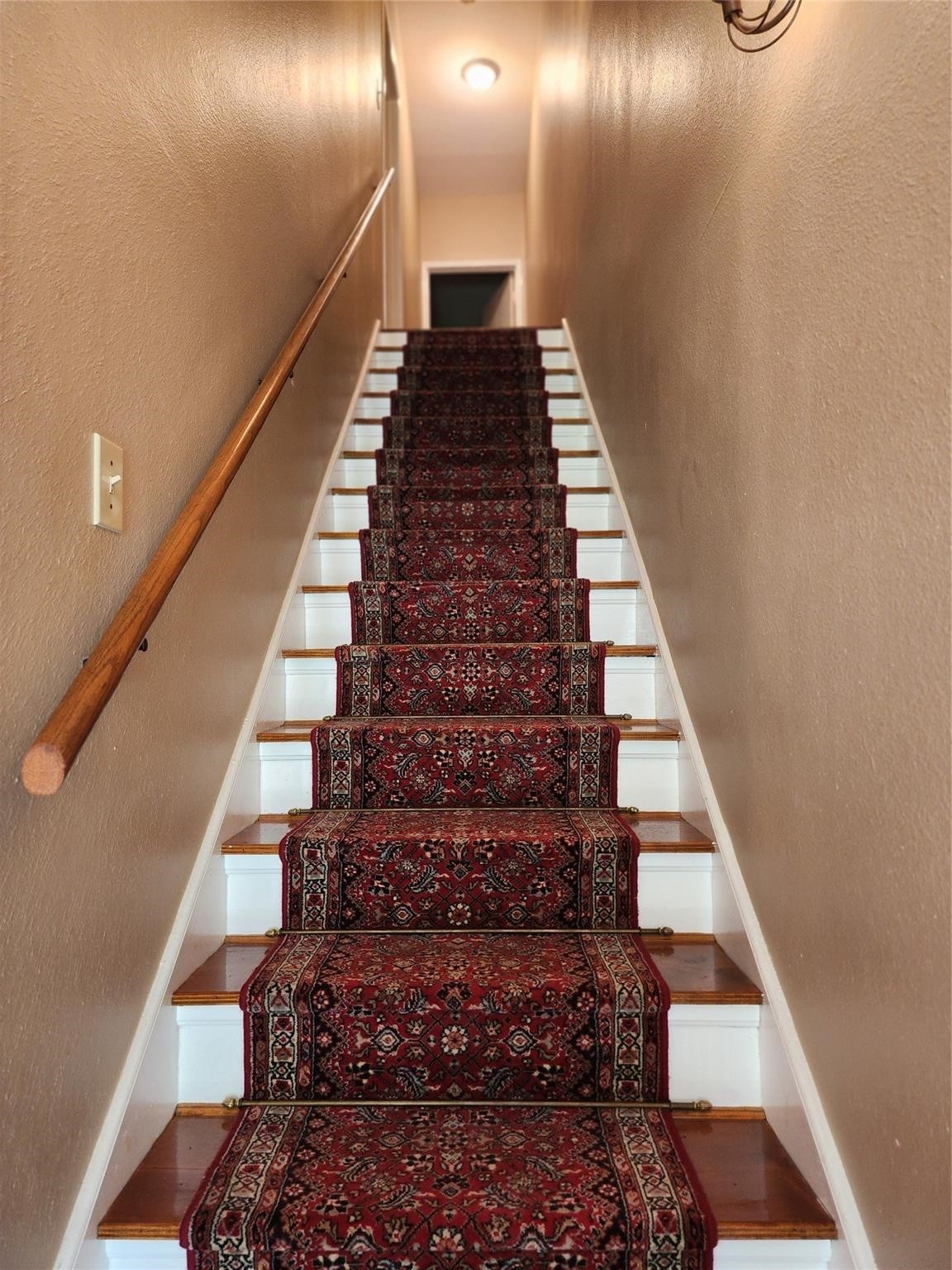 7399 Regency Square Court, Unit 7399 Houston, TX 77036 - Photo 10 of 27 a view of entryway