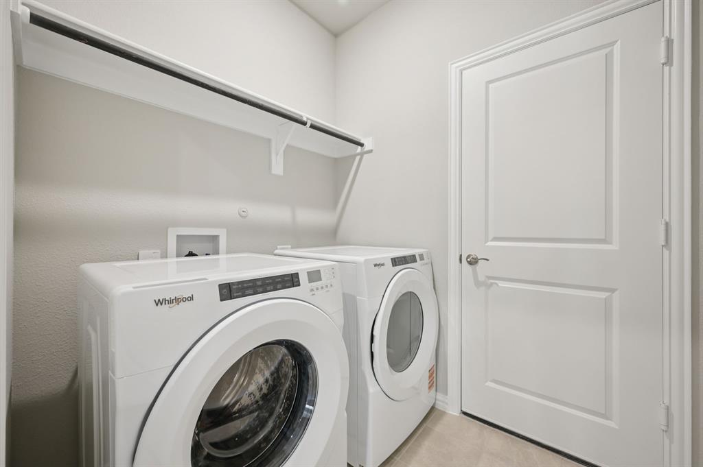 1628 Arches Road Anna, TX 75409 - Photo 15 of 28 Photo is not of the actual home, but is an inspirational photo of builder’s model home and may depict options, furnishings, and/or decorator features that are not included.