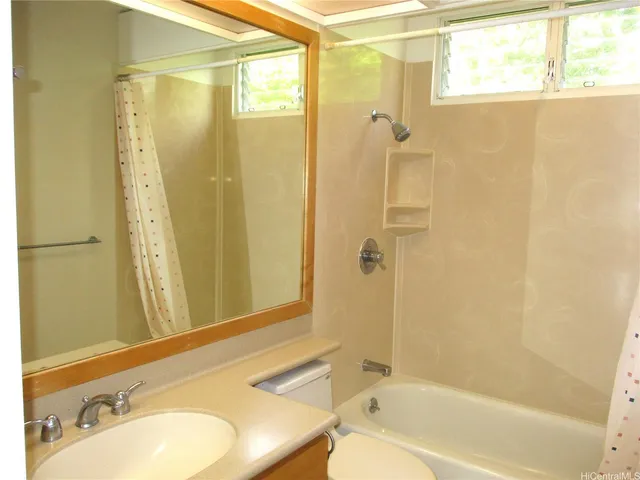 $4,500 | 926 Kaahue Street, Honolulu, HI 96825