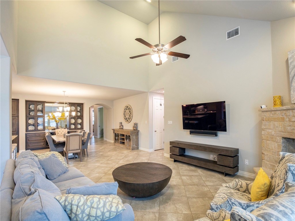 3401 Venezia View Leander, TX 78641 - Photo 21 of 40 Living Room Equipped with Ceiling Fan