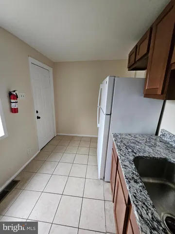 a view of utility room