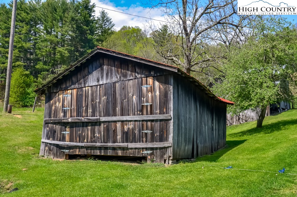 1916 Big Windfall Road Lansing, NC 28643 - Photo 2 of 15
