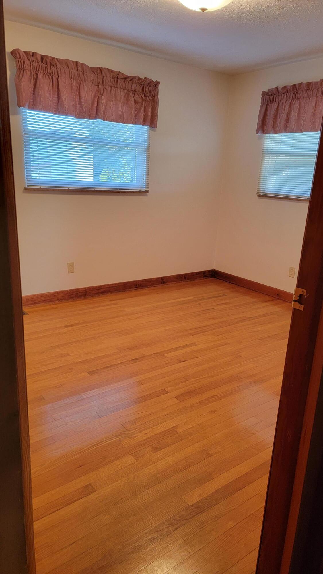 610 Russell Road New Tazewell, TN 37825 - Photo 23 of 38 20210914_185349