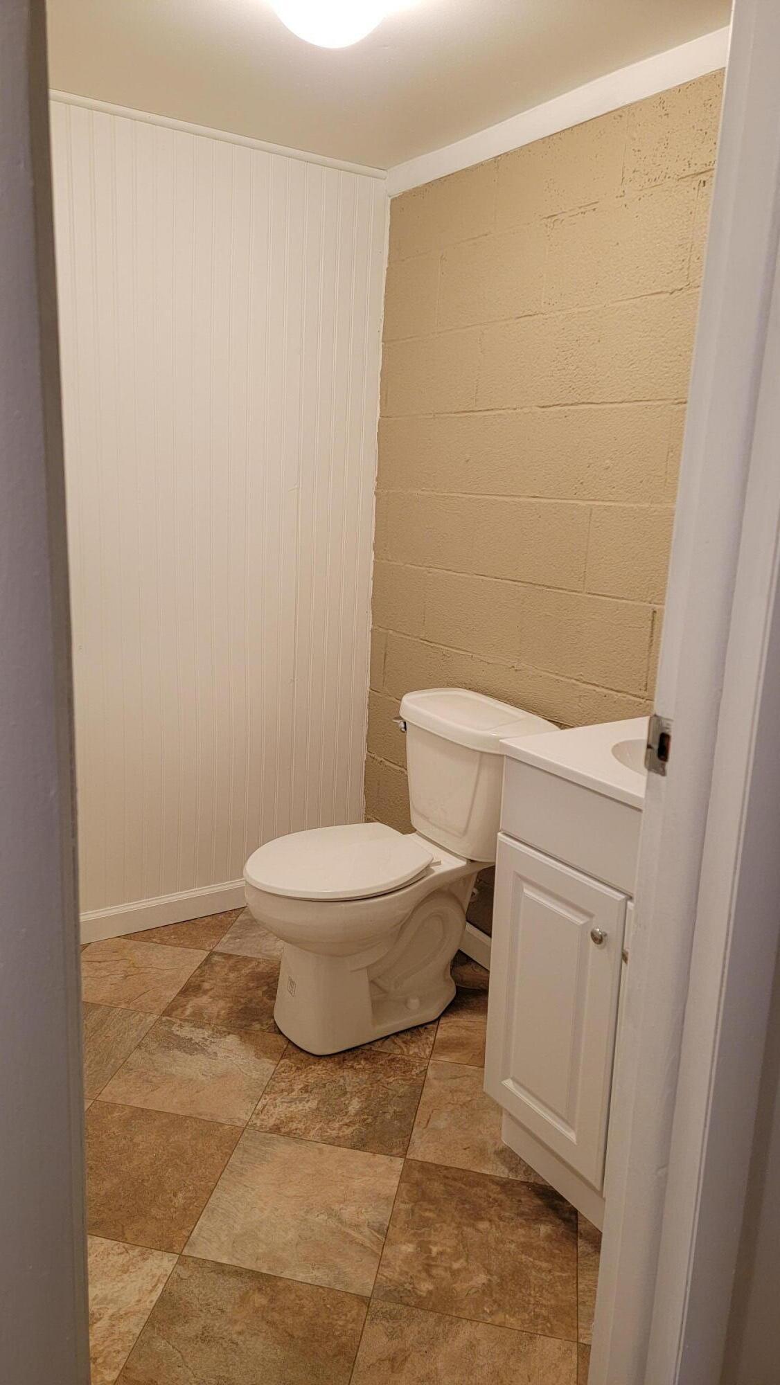 610 Russell Road New Tazewell, TN 37825 - Photo 37 of 38 Basement 1/2 Bath