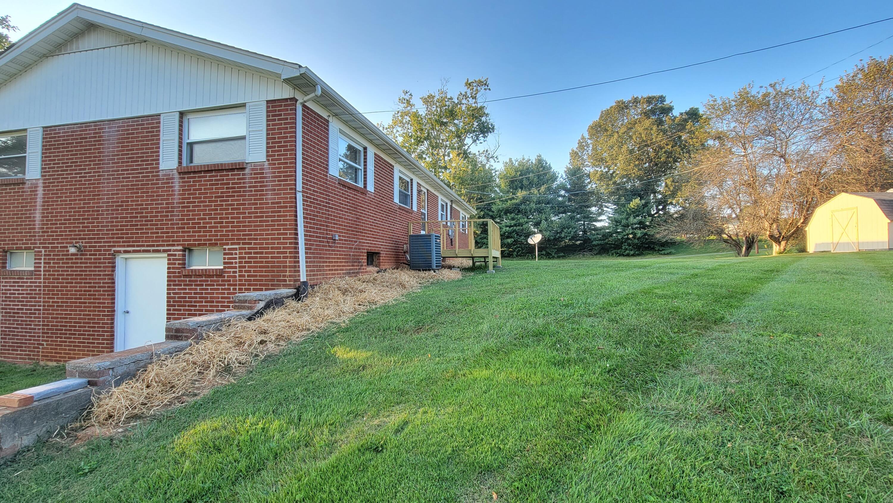 610 Russell Road New Tazewell, TN 37825 - Photo 8 of 38 20210914_184813