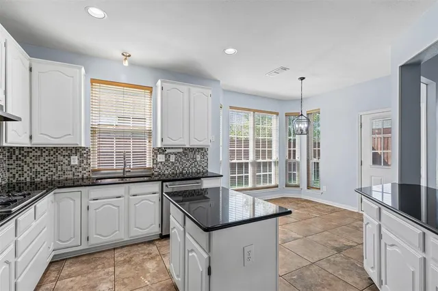 $2,800 | 7713 La Guardia Drive, Plano, TX 75025