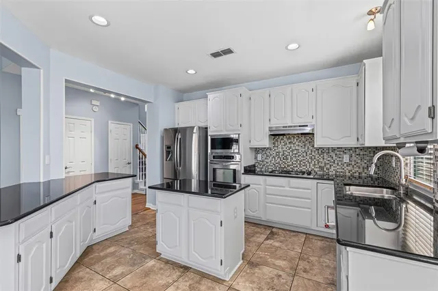 $2,800 | 7713 La Guardia Drive, Plano, TX 75025