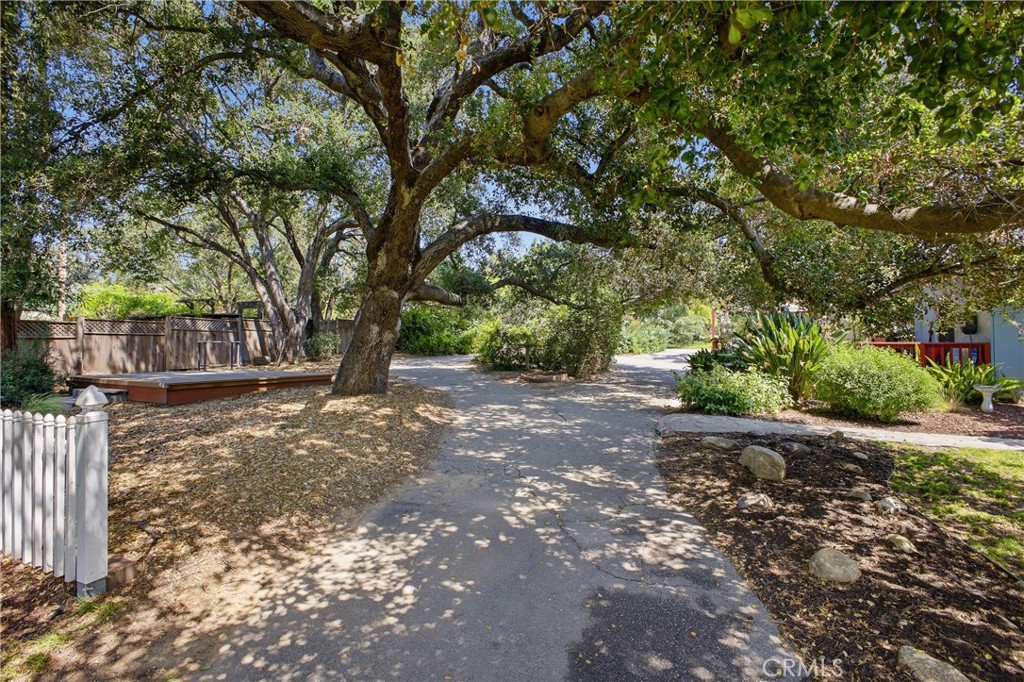 547 East Woodbury Road Altadena, CA 91001 - Photo 11 of 27