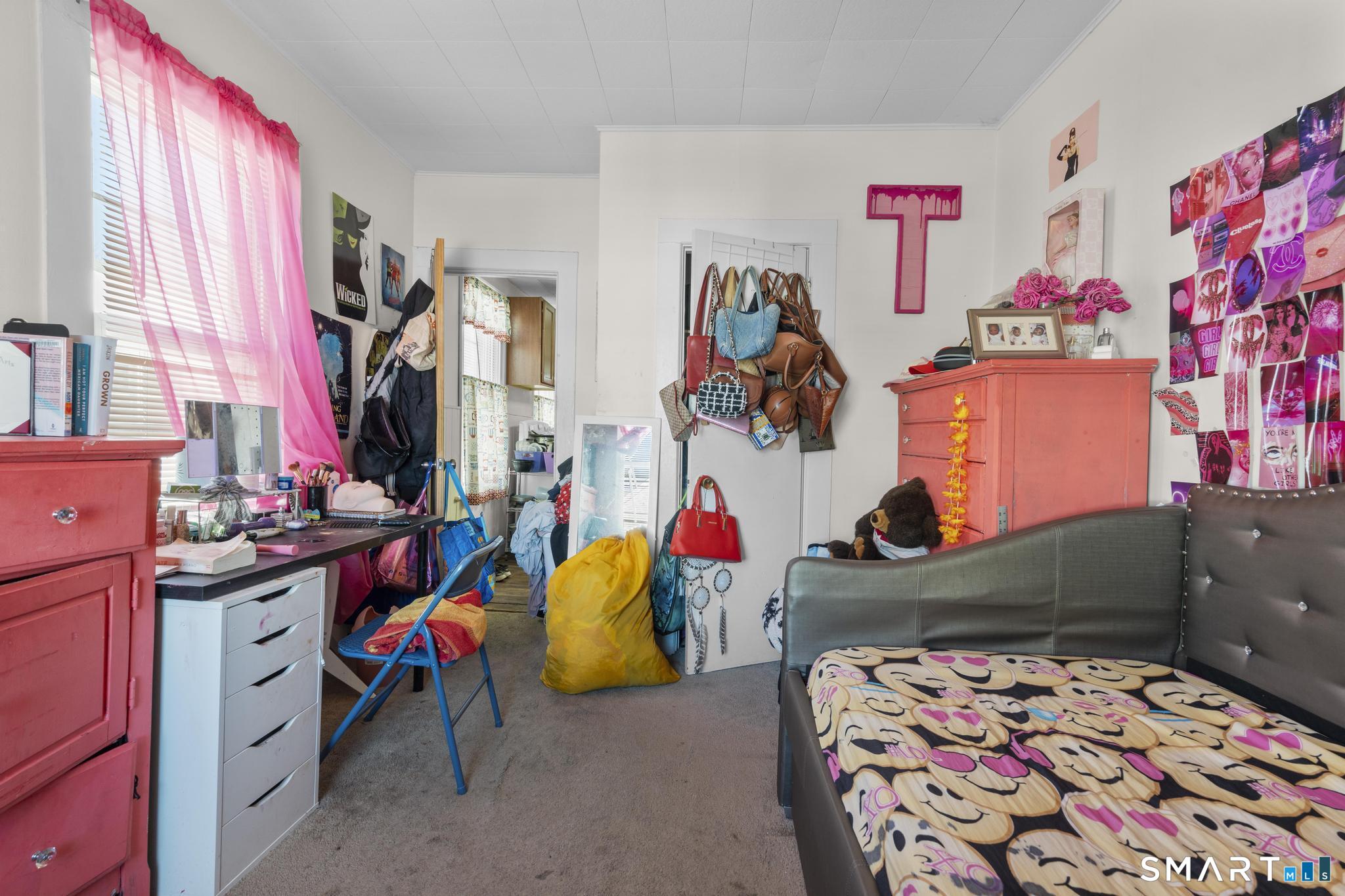 17 Austin Street New Britain, CT 06051 - Photo 35 of 40