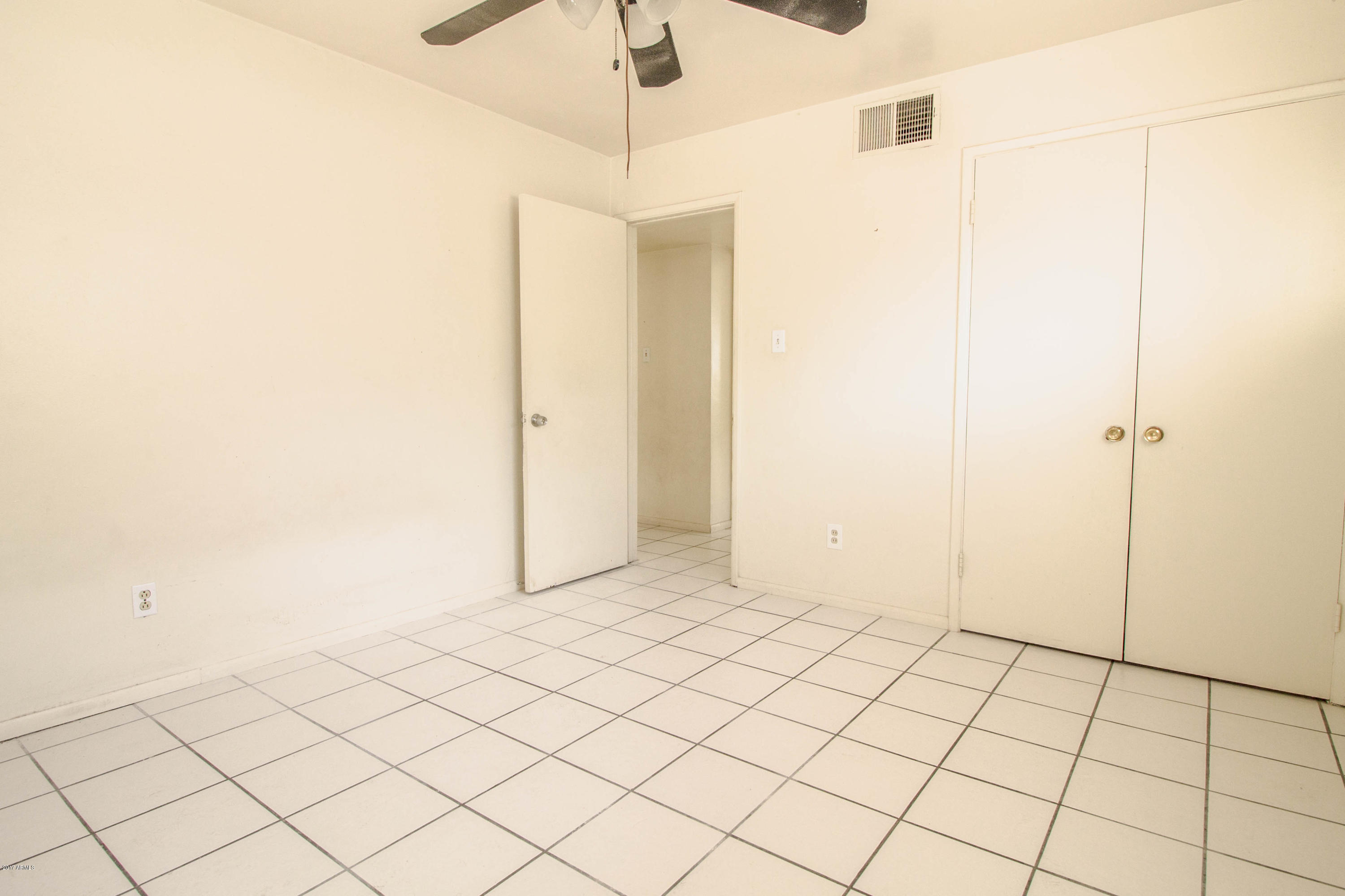 2732 West Lawrence Road Phoenix, AZ 85017 - Photo 11 of 21 IMG_4859