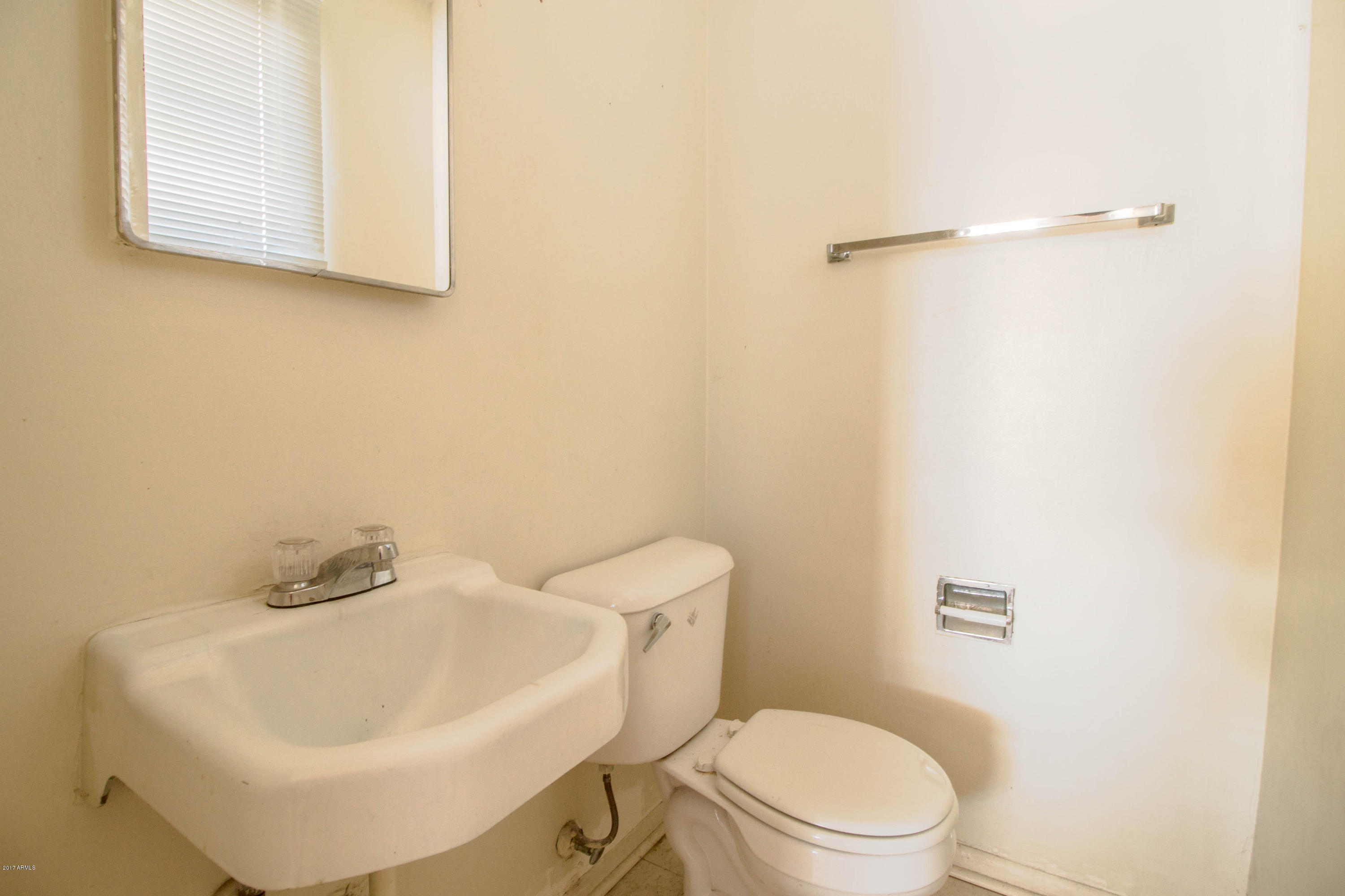 2732 West Lawrence Road Phoenix, AZ 85017 - Photo 17 of 21 IMG_4881