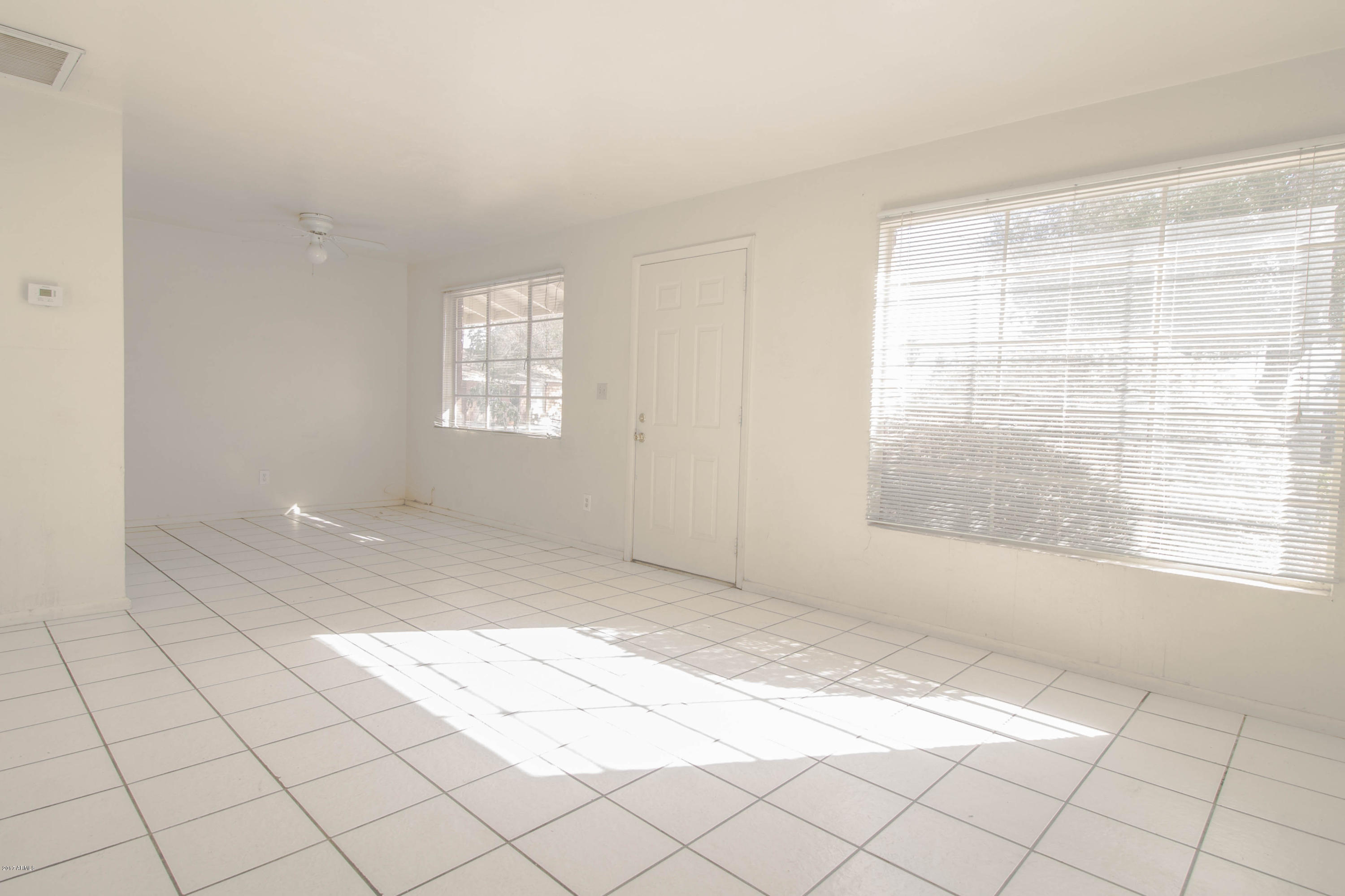 2732 West Lawrence Road Phoenix, AZ 85017 - Photo 3 of 21 IMG_4852