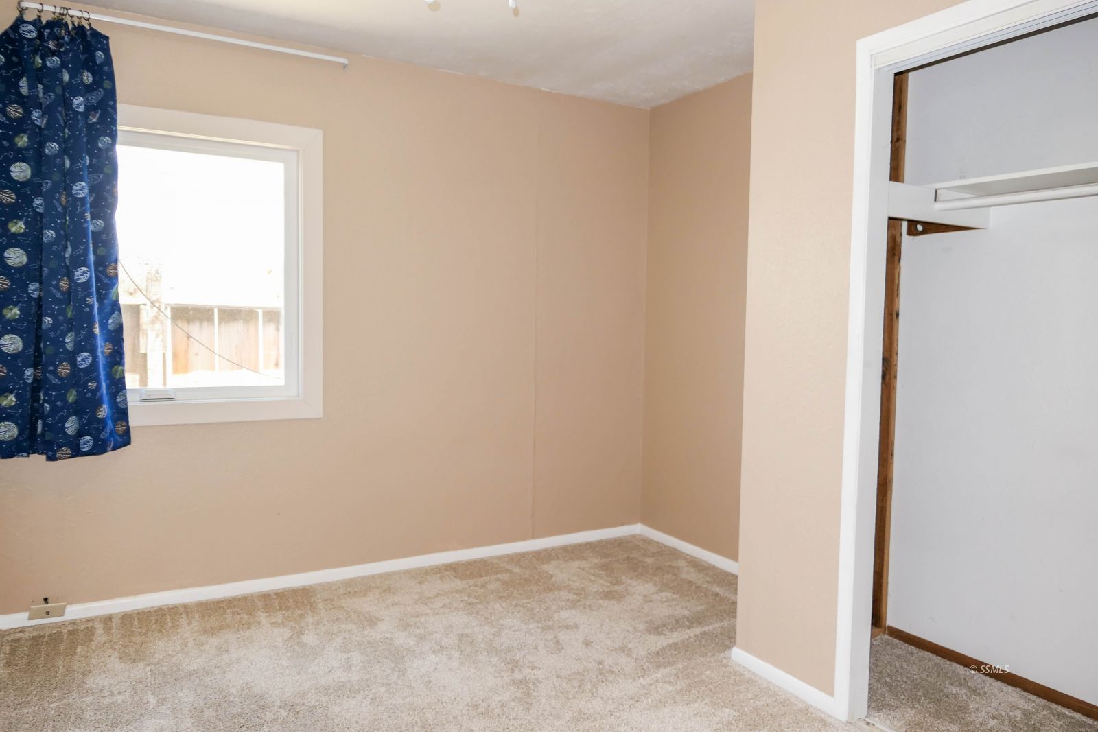420 North Fairview Street Ridgecrest, CA 93555 - Photo 32 of 48 a view of an empty room with a window