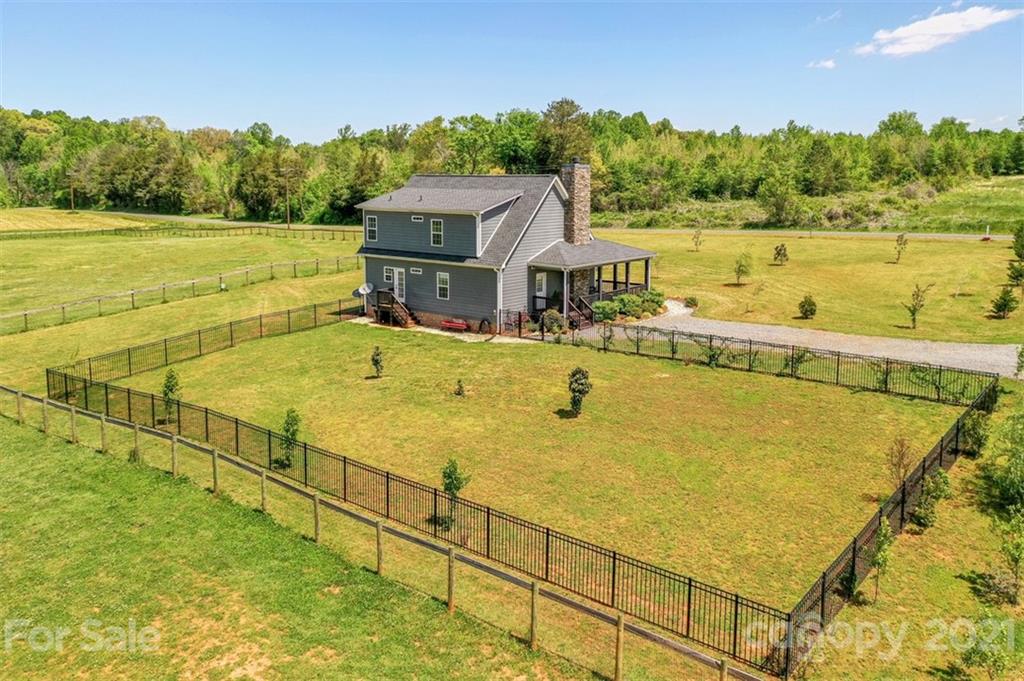 2027 Lewis Road Lincolnton, NC 28092 - Photo 9 of 41 Gallery Image 9
