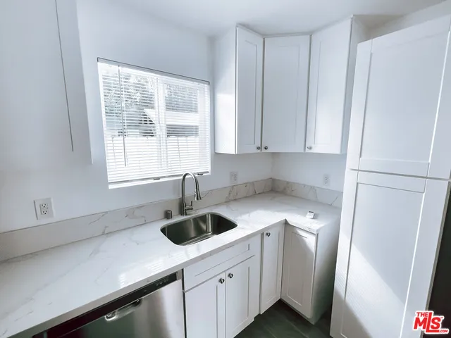 $2,650 | 2450 West 60th Street, Los Angeles, CA 90043