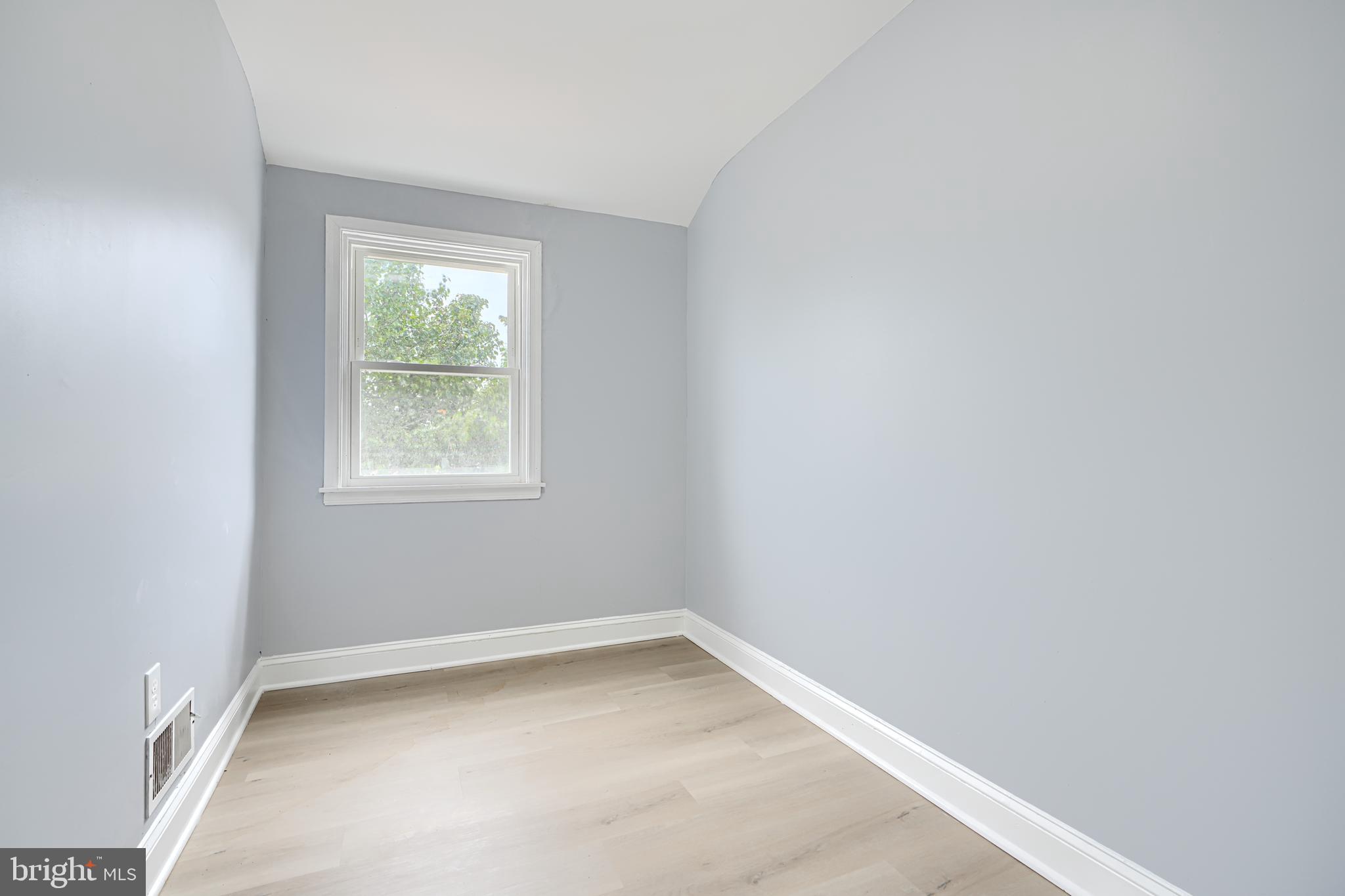 1902 Kelmore Road Baltimore, MD 21222 - Photo 13 of 27 BEDROOM #3 UPPER LEVEL