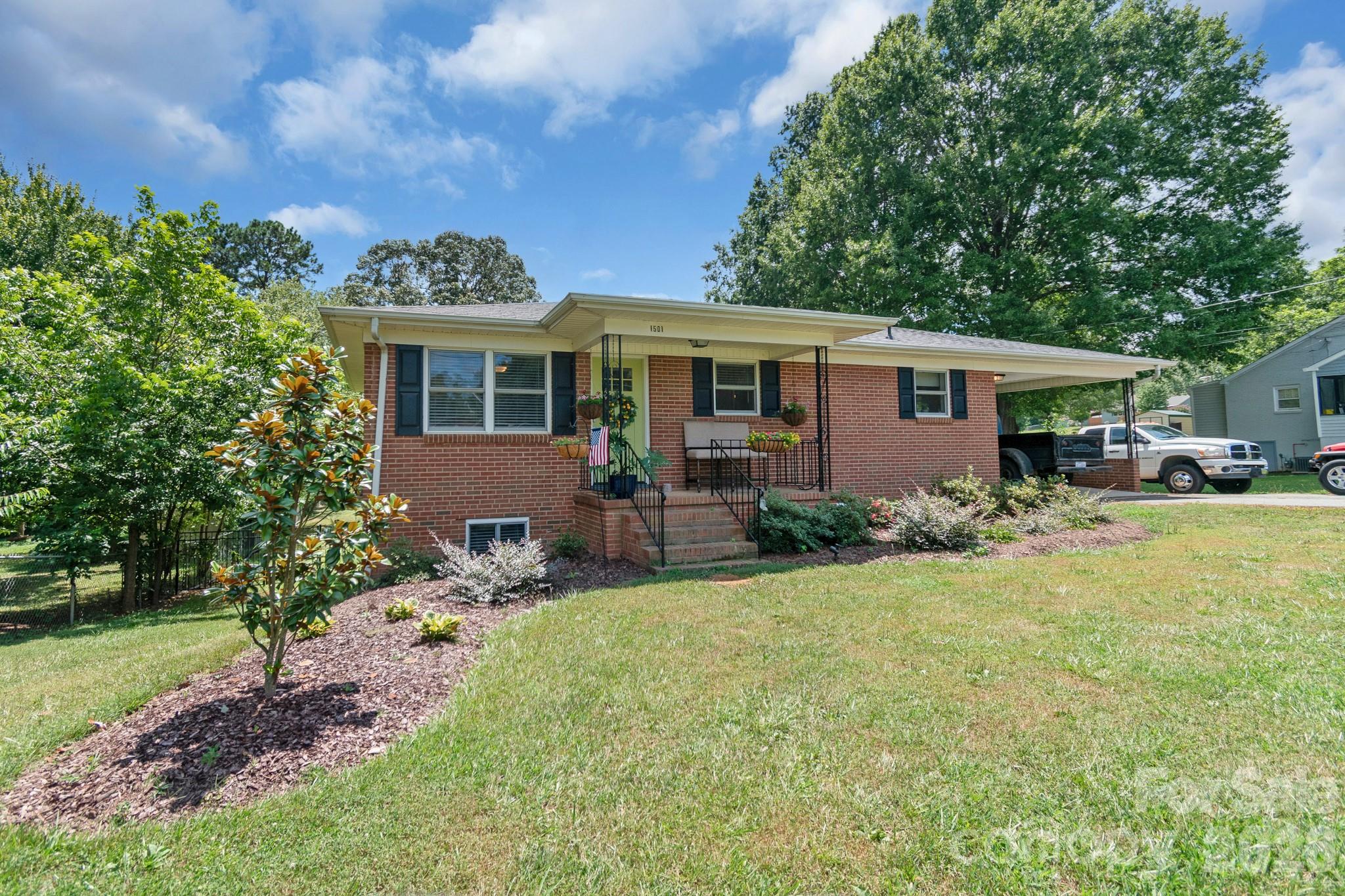 1501 Old Hickory Grove Road Mount Holly, NC 28120 - Photo 4 of 48