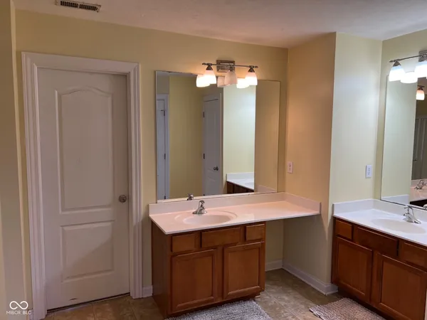 $2,600 | 11237 Niagara Drive, Fishers, IN 46037