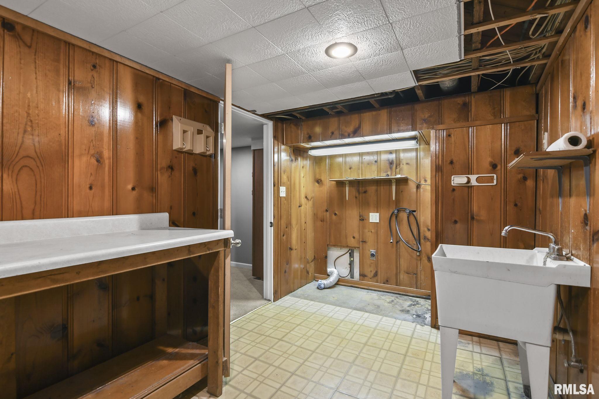 33 West Hazel Dell Lane Springfield, IL 62703 - Photo 41 of 47 Gallery Image 41